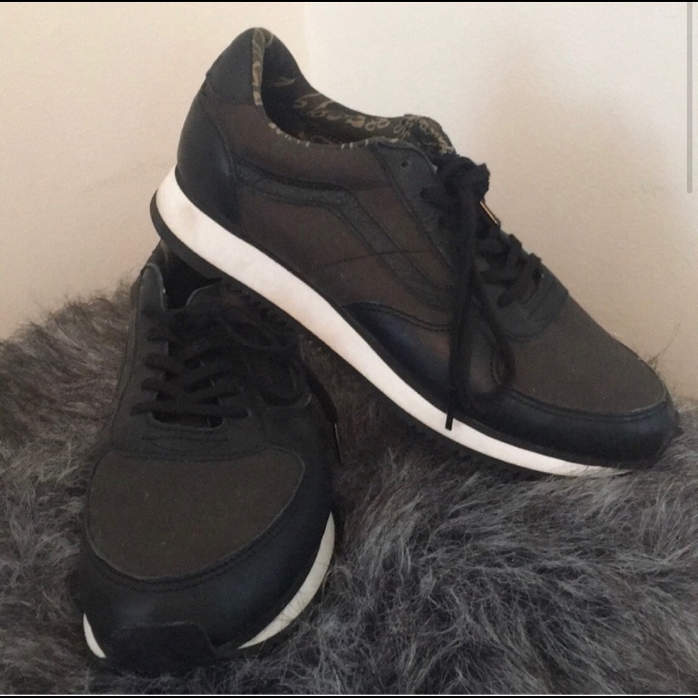 Black vans ultracush